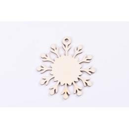 L379-Decoratiune din lemn fulg  stilizat  8.5 x 8 cm - 1 buc