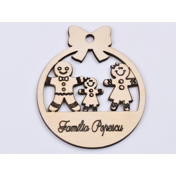 L401-Glob din lemn "Familie din turta dulce"  11 x10cm - 1 buc
