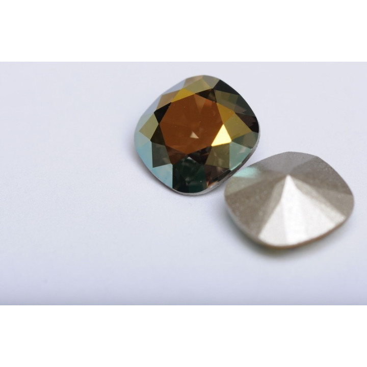 P2339-SWAROVSKI ELEMENTS 4470 Iridescent Green Foiled 10mm - bijuterii personalizate din argint | simoshop