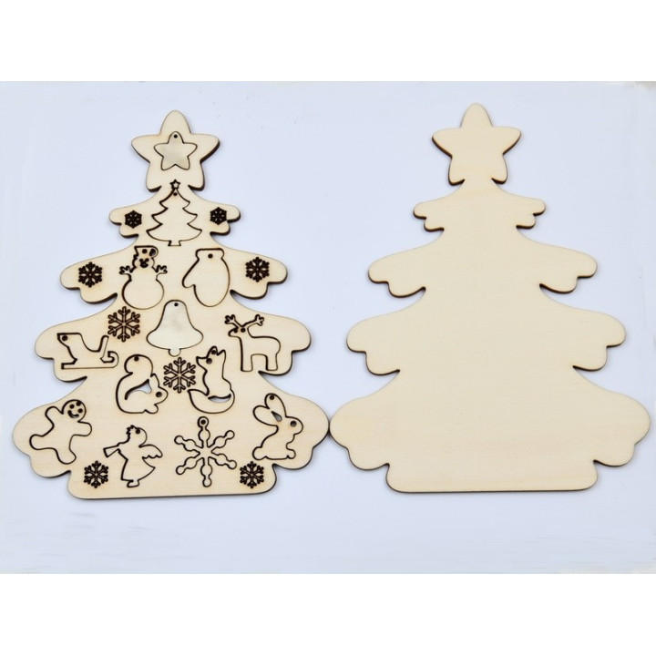 L904- Decoratiune din lemn cu diverse figurine, 14.5x19cm - 1 buc