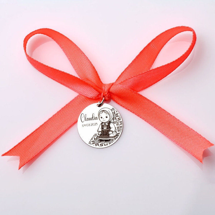 Pandant de 22mm din argint pentru botez - Port traditional (fată)