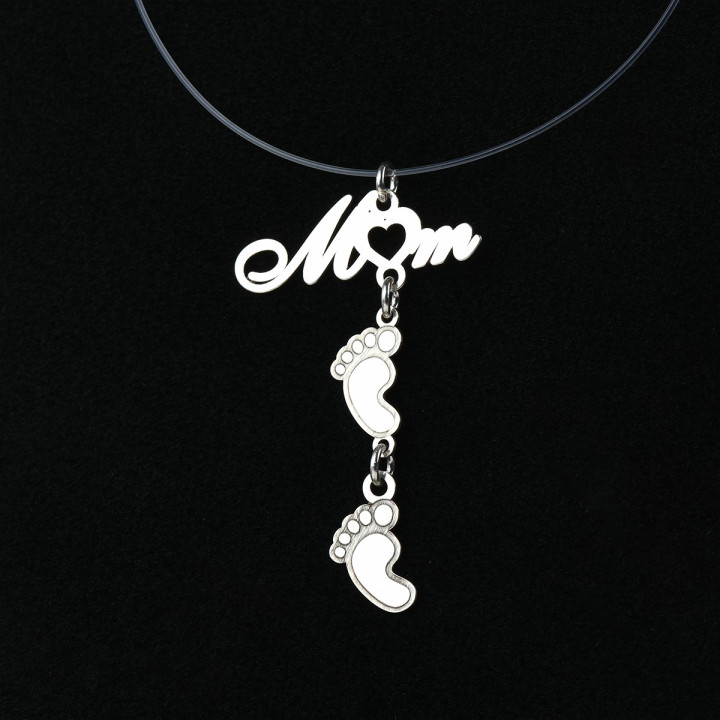 Colier cu decupaje din argint - "Mom" si talpite
