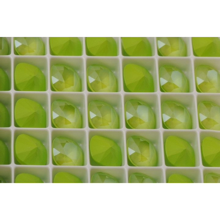 P3710-SWAROVSKI ELEMENTS 4470 Crystal Lime Unfoiled 10MM